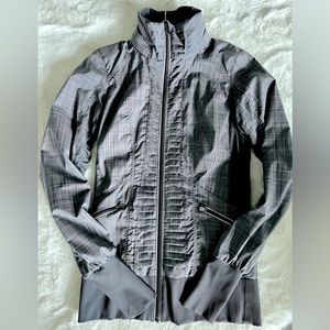 LULULEMON Zip up jacket, high collar with hidden hoodie. Size 4. Grey stripe.